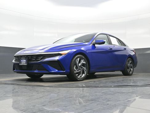 Certified 2025 Hyundai Elantra SEL image 24