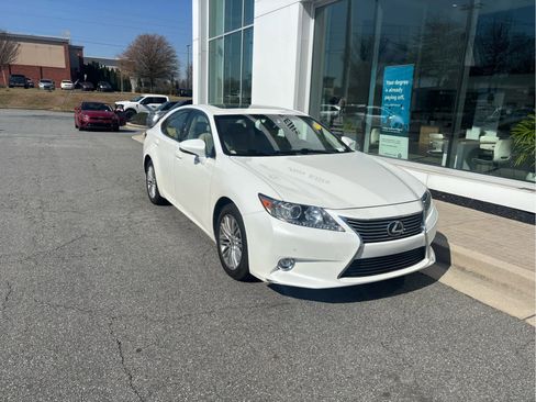 Used 2014 Lexus ES 350 w/ Luxury Package image 2