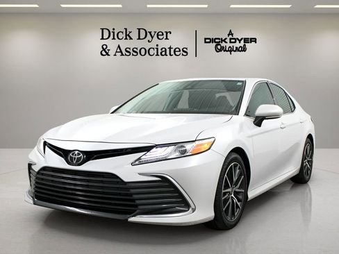 Used 2023 Toyota Camry XLE w/ Navigation Package FWD image 6