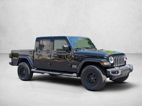 Used 2021 Jeep Gladiator Overland w/ Popular Equipment Package AWD/4WD image 3