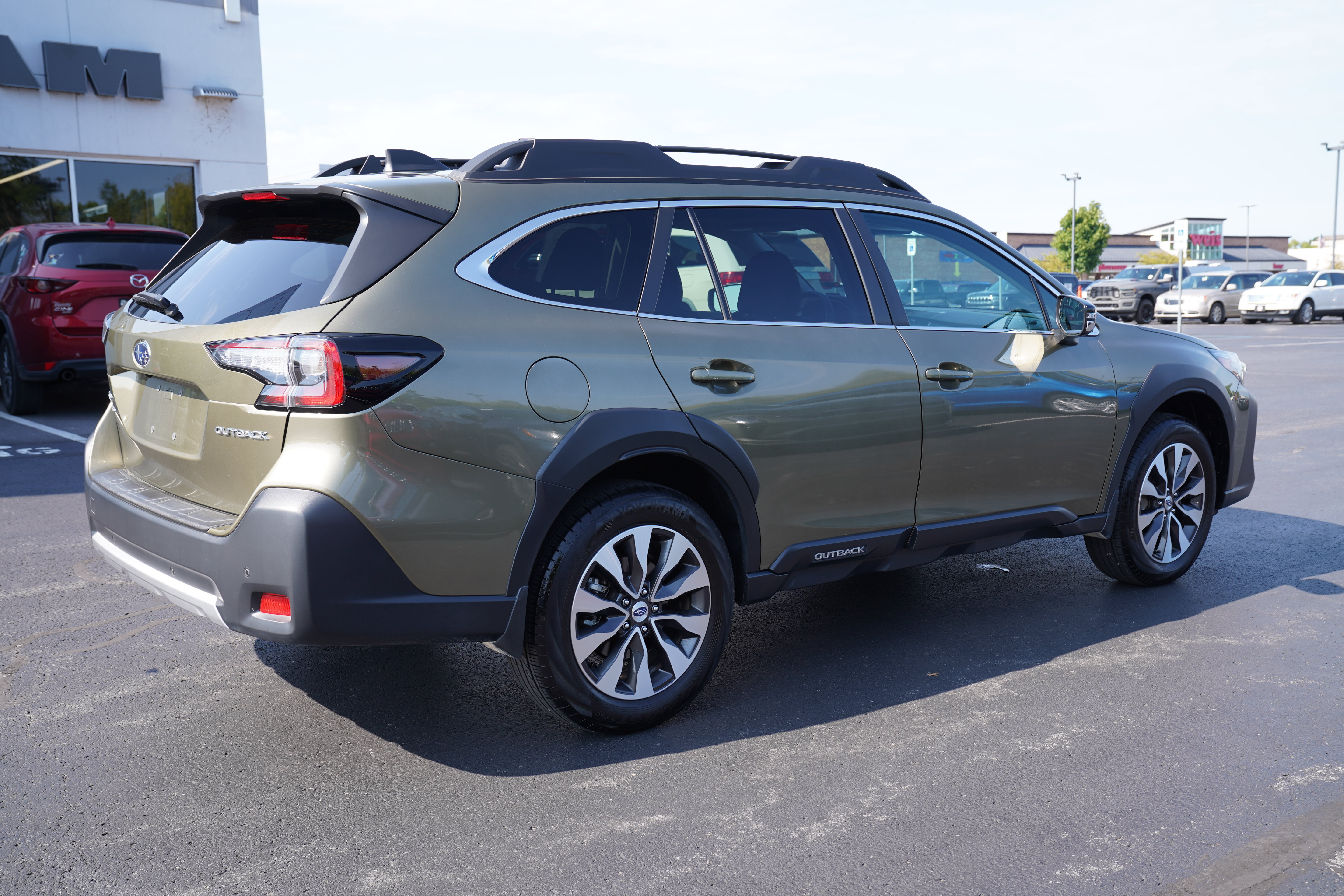 Used 2025 Subaru Outback Limited AWD/4WD image 3
