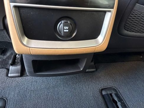 Used 2024 Kia Carnival EX FWD image 34