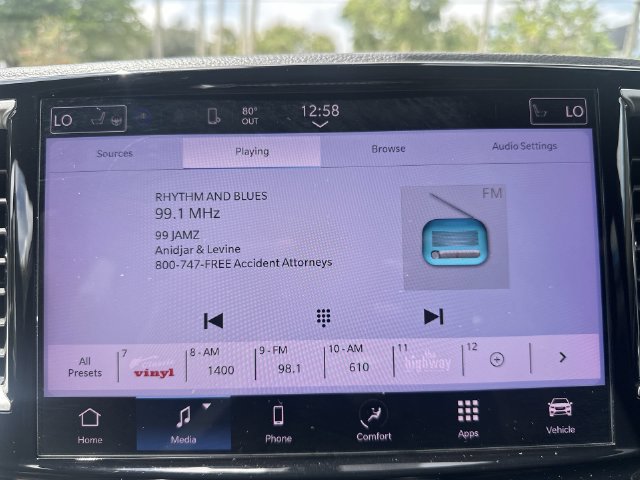 Used 2024 Chrysler Pacifica Touring FWD image 25