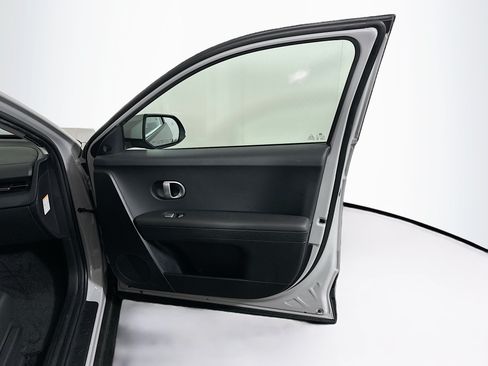 Used 2024 Hyundai Ioniq 5 SE RWD image 32