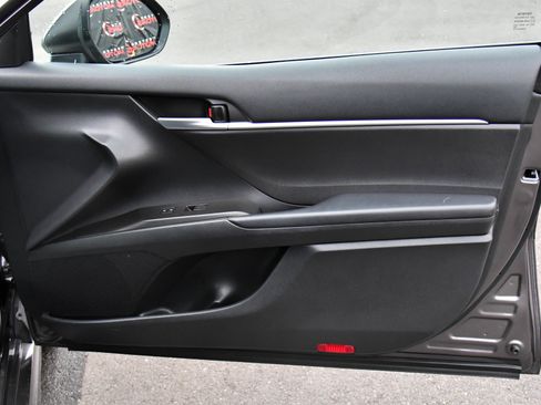 Used 2023 Toyota Camry SE image 39