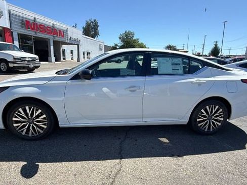 New 2026 Nissan Altima 2.5 SV FWD image 7
