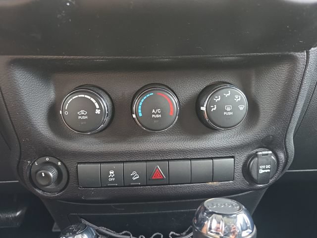 Used 2015 Jeep Wrangler Unlimited Sport w/ Quick Order Package 24S AWD/4WD image 24