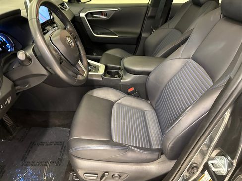 Used 2021 Toyota RAV4 XSE image 21
