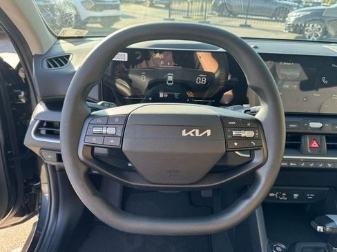 Used 2025 Kia K4 LX image 25