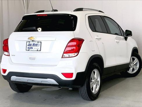 Used 2021 Chevrolet Trax LT FWD image 13