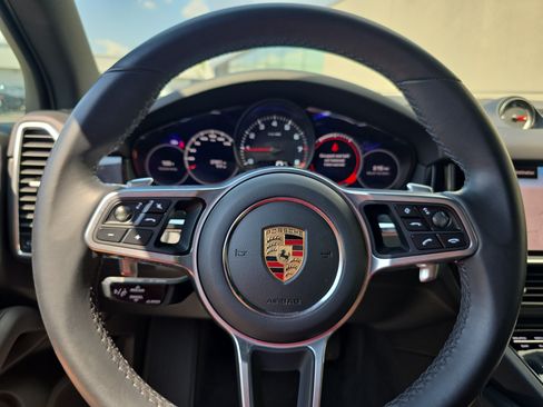 Certified 2023 Porsche Cayenne AWD/4WD image 19