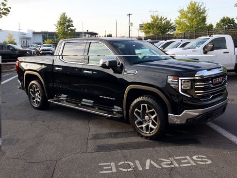 Used 2024 GMC Sierra 1500 SLT w/ SLT Premium Package AWD/4WD image 2