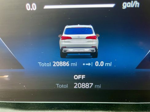 Used 2024 BMW X5 xDrive40i w/ Premium Package image 25