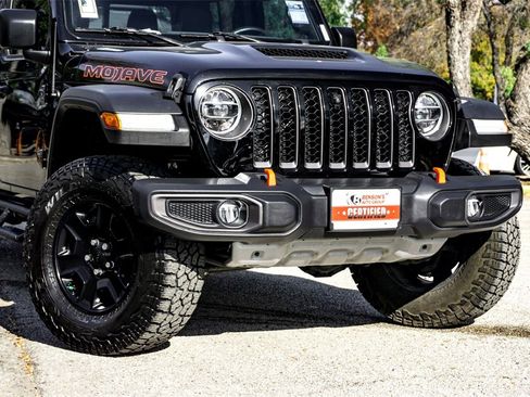 Used 2021 Jeep Gladiator Mojave image 3