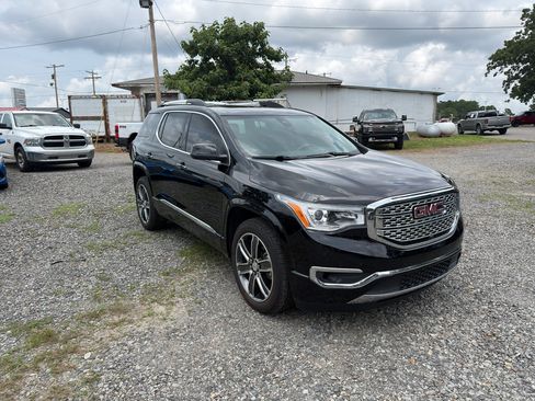 Used 2018 GMC Acadia Denali w/ Technology Package AWD/4WD image 2