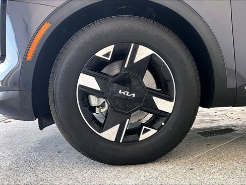 Used 2026 Kia Sportage LX image 11