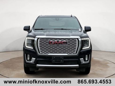 Used 2021 GMC Yukon XL Denali w/ Denali Premium Package image 8