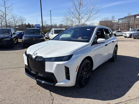 New 2026 BMW iX xDrive60 w/ M Sport Package image 3