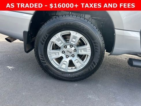 Used 2019 Nissan Titan SV w/ SV Convenience Package image 7