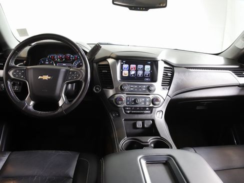 Used 2018 Chevrolet Suburban LT image 15