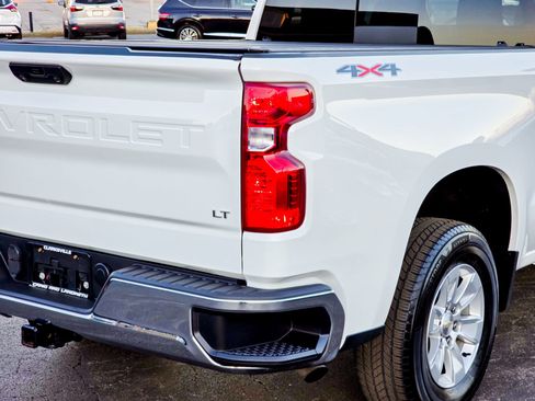 Used 2023 Chevrolet Silverado 1500 LT w/ Convenience Package II image 15