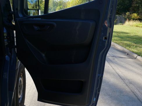 Used 2019 Mercedes-Benz Sprinter 144 image 24