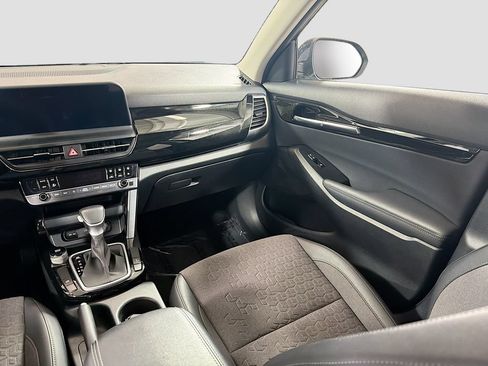 Used 2024 Kia Seltos S FWD image 23