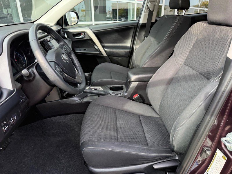Used 2018 Toyota RAV4 XLE AWD/4WD image 16