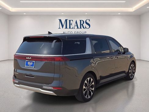 Used 2024 Kia Carnival EX FWD image 5