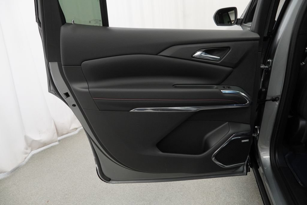 New 2027 Chevrolet Traverse RS w/ LPO, Floor Liner Package AWD/4WD image 24