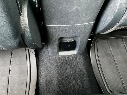 Used 2020 Ford EcoSport Titanium image 32