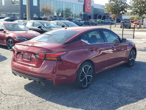New 2025 Nissan Altima 2.5 SR image 4