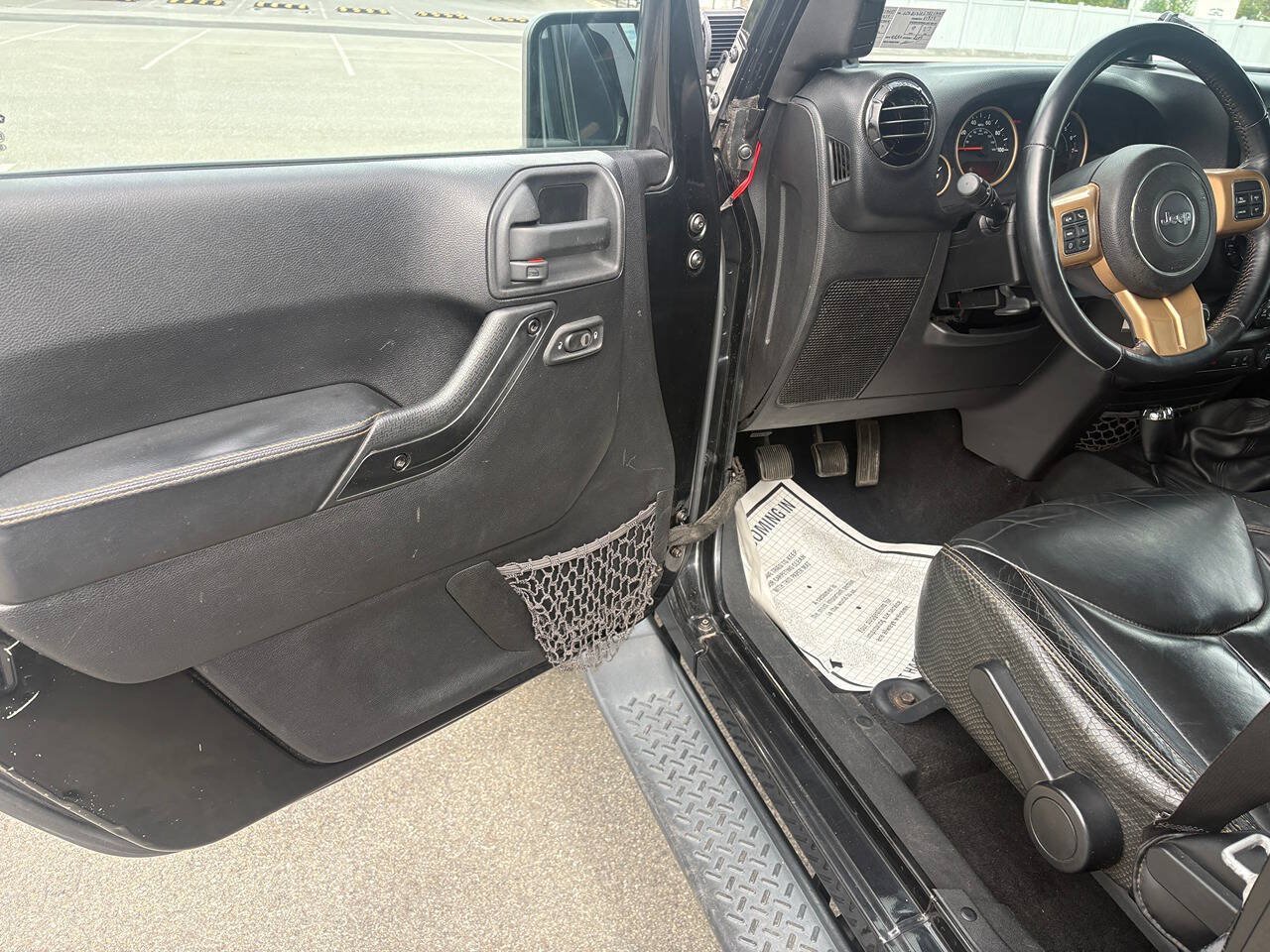 Used 2014 Jeep Wrangler Unlimited Sahara AWD/4WD image 9