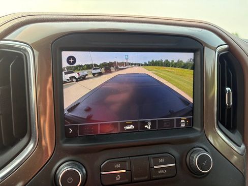 Used 2021 Chevrolet Silverado 1500 High Country w/ Technology Package AWD/4WD image 33