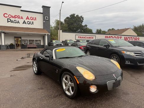 Used 2008 Pontiac Solstice Convertible w/ Preferred Package image 3