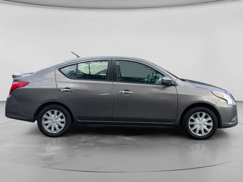 Used 2017 Nissan Versa SV FWD image 6