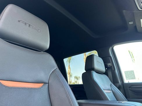 Used 2024 GMC Sierra 2500 AT4 w/ AT4 Preferred Package AWD/4WD image 19