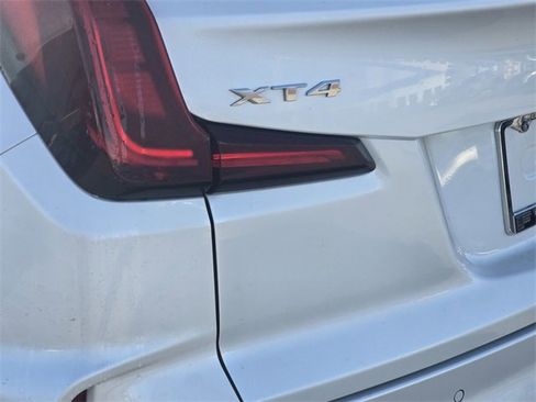 Used 2024 Cadillac XT4 Luxury image 11