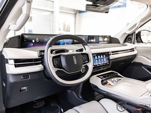 Used 2025 Lincoln Navigator Reserve image 20