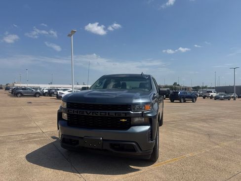 Used 2020 Chevrolet Silverado 1500 Custom w/ Custom Value Package RWD image 6