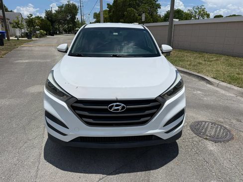 Used 2016 Hyundai Tucson SE FWD image 2