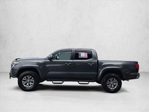 Used 2018 Toyota Tacoma SR5 RWD image 9