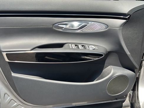 Certified 2026 Genesis GV70 2.5T AWD/4WD image 11
