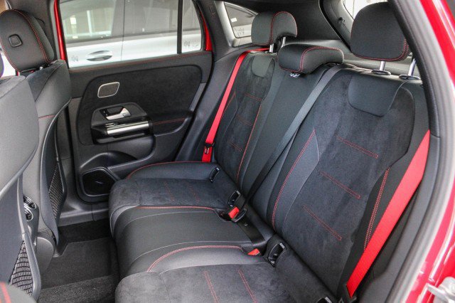 Used 2025 Mercedes-Benz GLA 35 AMG 4MATIC image 18