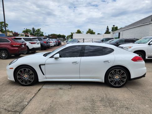 Used 2016 Porsche Panamera Edition RWD image 2