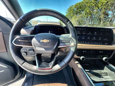 Certified 2025 Chevrolet Tahoe High Country w/ Sun And Tow Package image 11