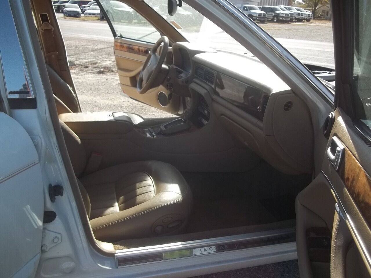 Used 1996 Jaguar XJ6 RWD image 6