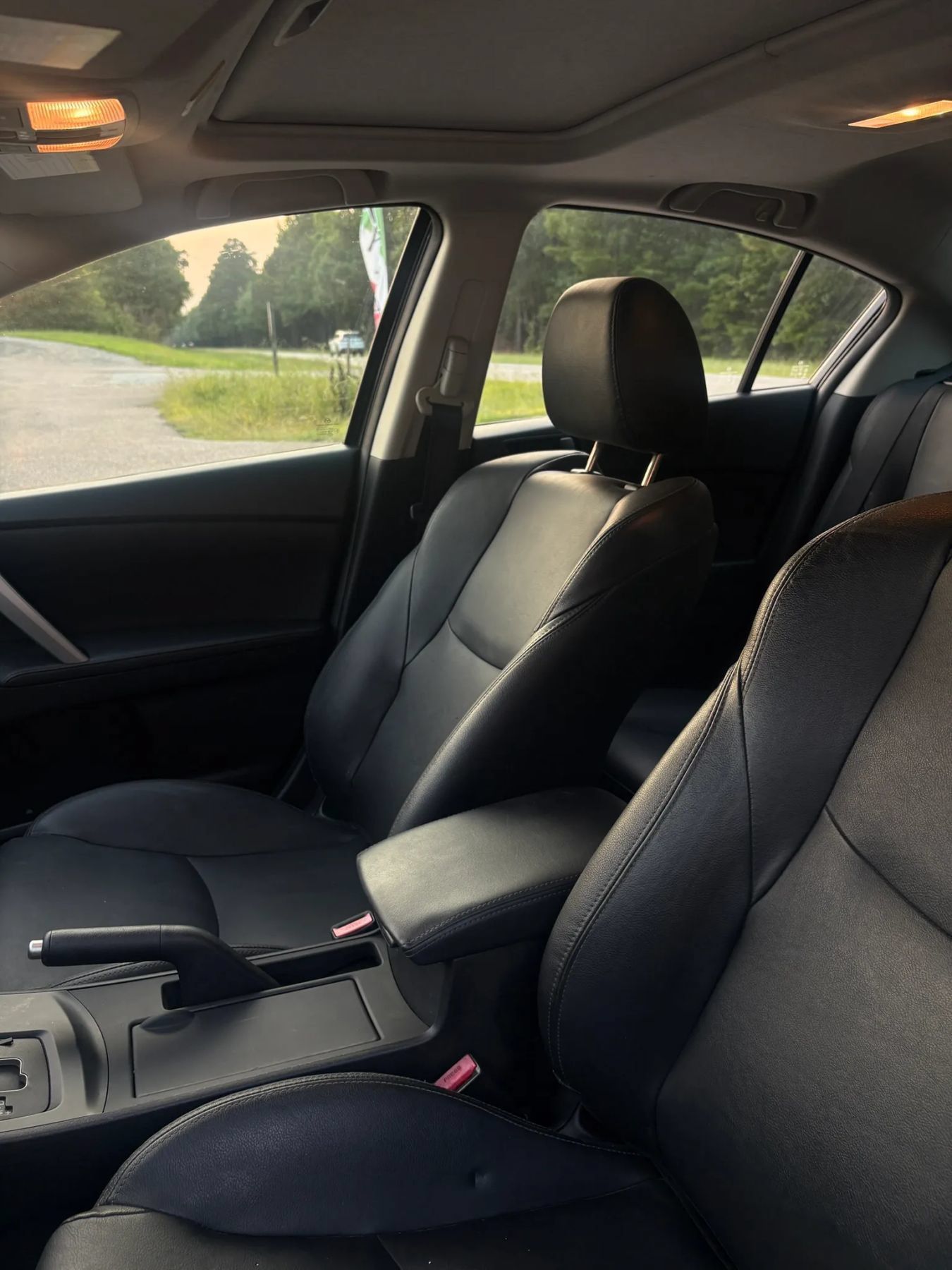 Used 2012 MAZDA MAZDA3 i Grand Touring FWD image 11