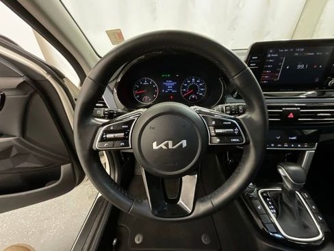 Used 2023 Kia Seltos S AWD/4WD image 11