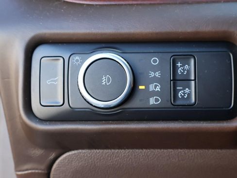 Used 2024 Ford Explorer King Ranch w/ Technology Package image 23